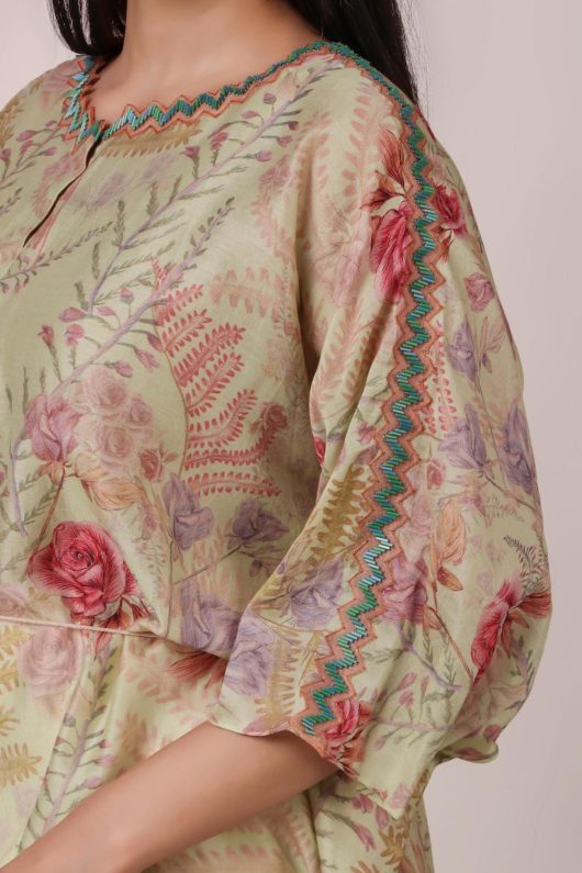 Delicate daisy Mint Embroidered Kaftan - Image 4