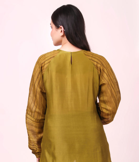 Raglan sleeve pleated top - Image 2
